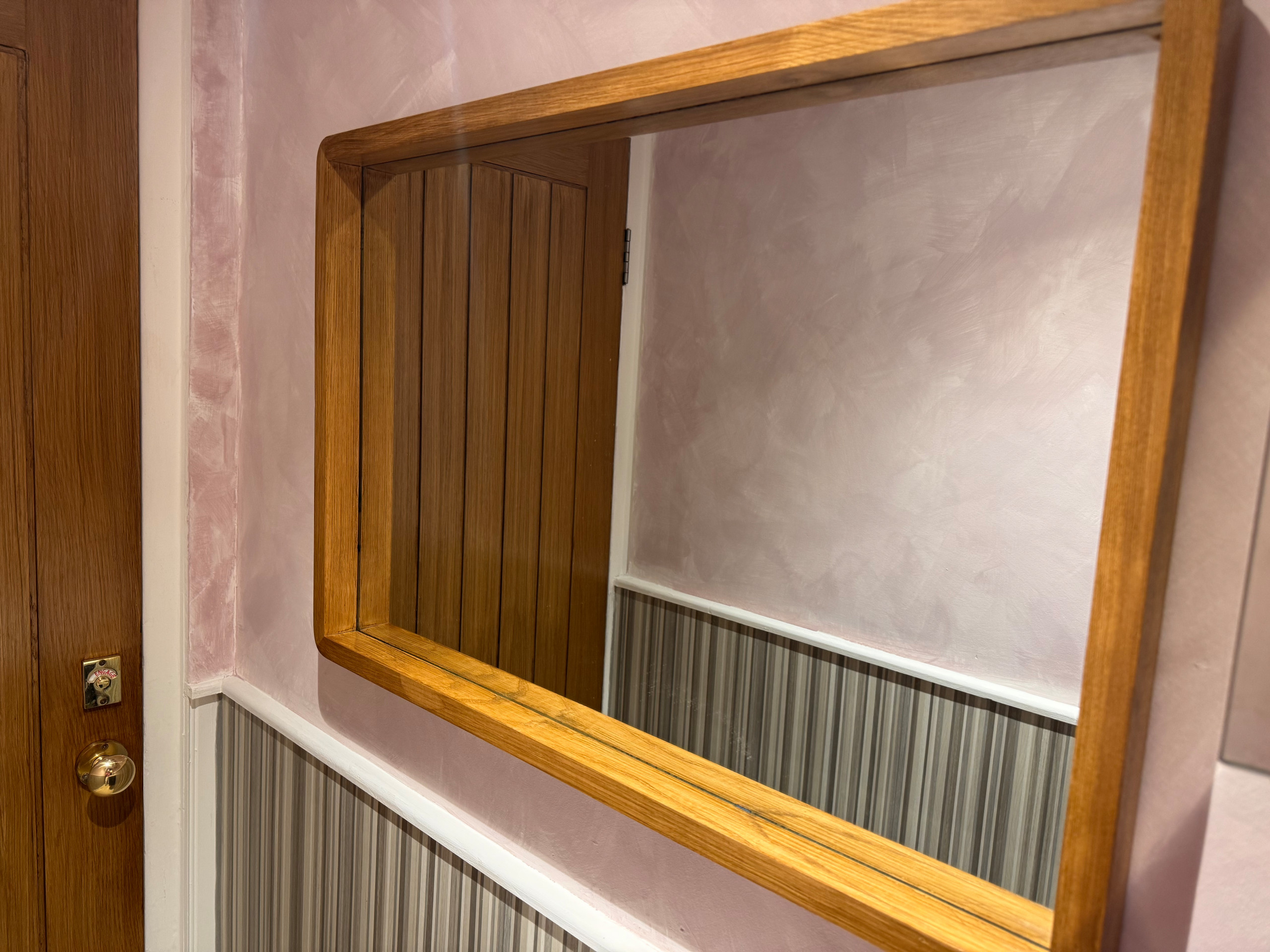 "Zayna" Indian Restaurant — Interior Redecoration & Lime Wash — image 3